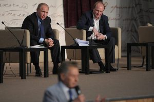 prezident-ozvuchil-prolog-na-literaturnom-sobranii_4