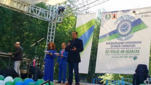 "Международные соревнования на Кубок Губернатора Югры по гонкам на обласах - это инновация в Российской Федерации. Только здесь реализуется сразу несколько государственных программ: единение наций, развитие культуры и физкультуры. Все сделано на высшим уровне" - президент Федерации традиционных игр и этноспорта России Алексей Кыласов.