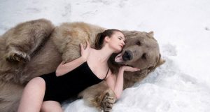 По словам авторов проекта, его цель - показать близость животного и человека, чтобы воспрепятствовать уничтожению медведей.