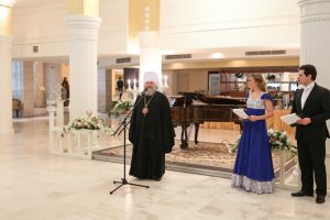 Всех участников приветствовал управляющий Ханты-Мансийской митрополией митрополит Павел.